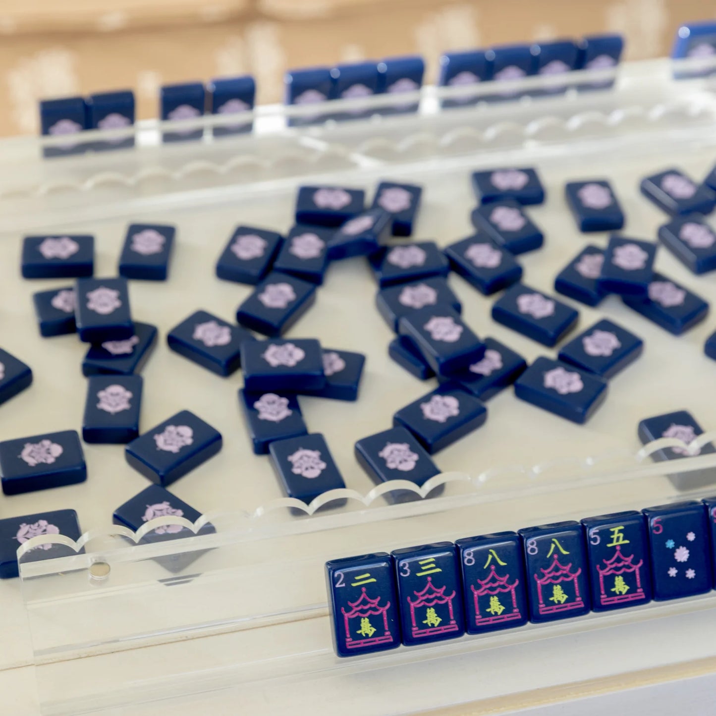 Acrylic Scalloped Mahjong Rack