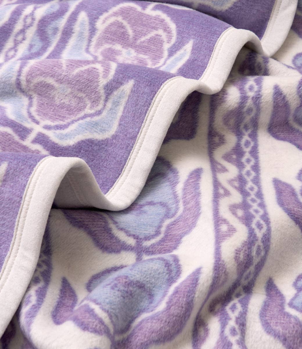 Chappy Wrap Violets Blanket: Original