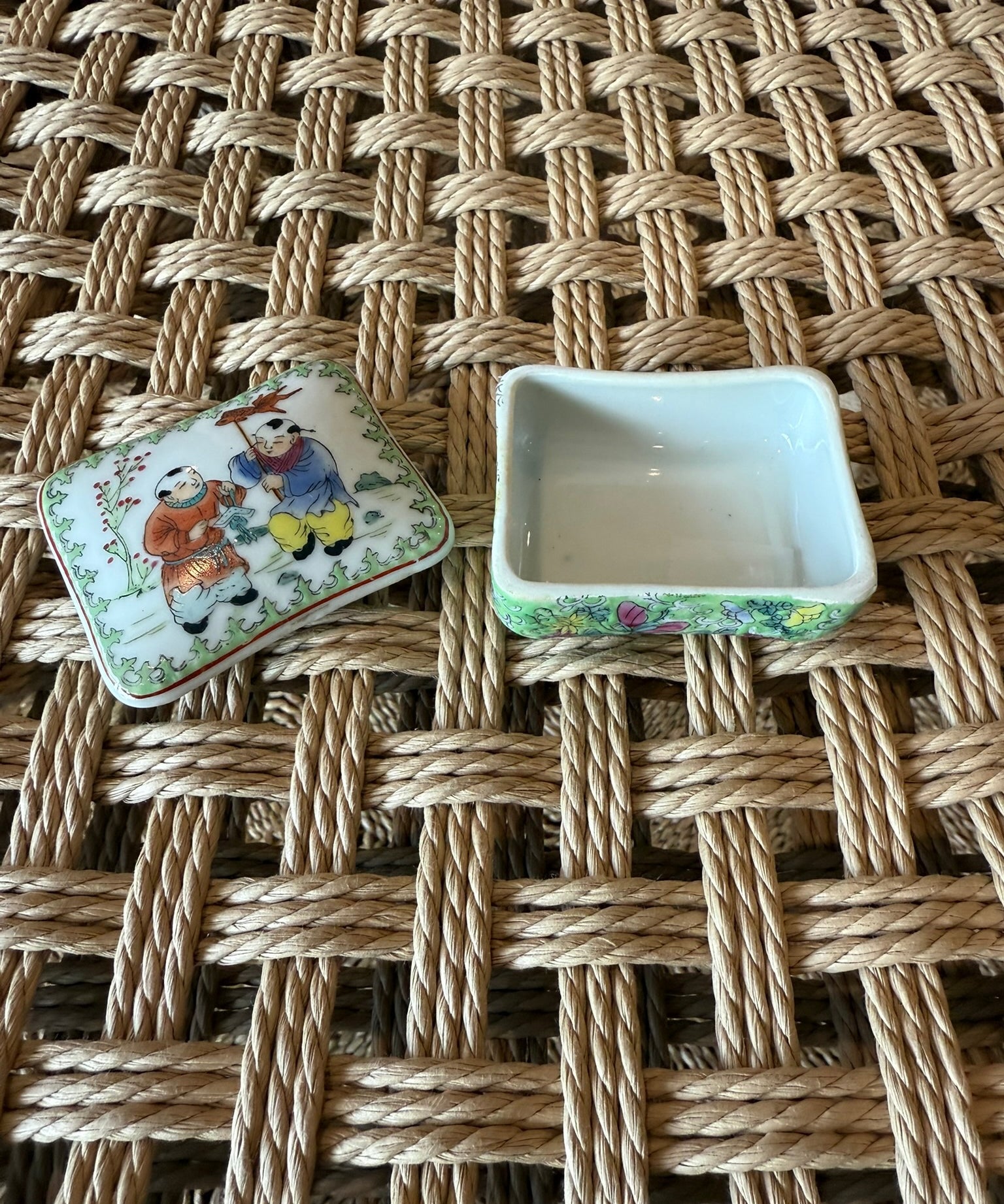 Small Chinoiserie Trinket Box