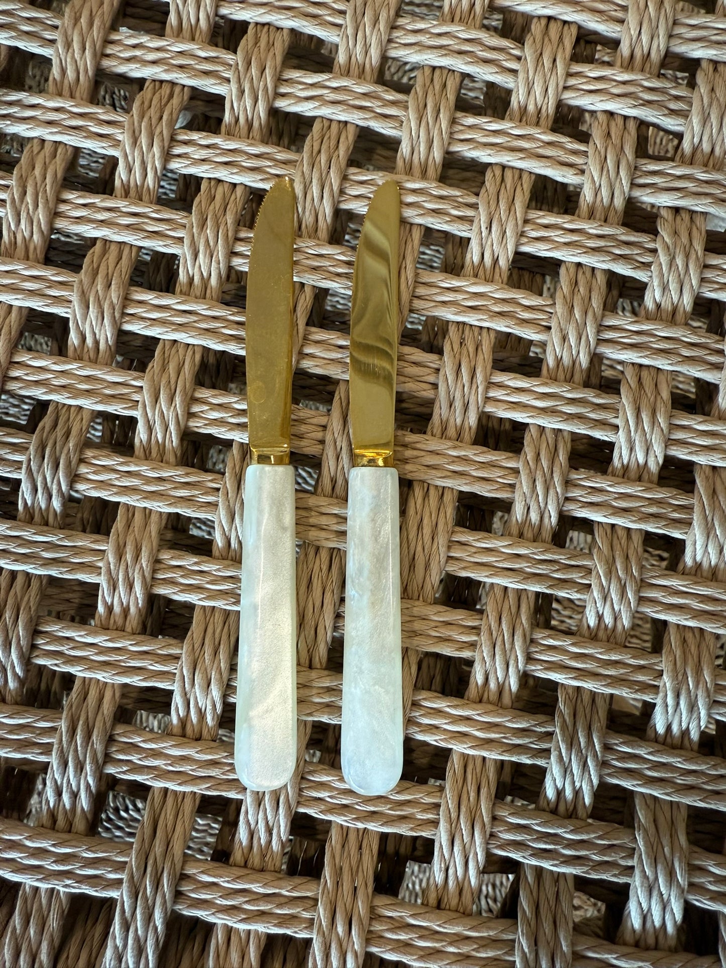 Vintage Sheffield Mother of Pearl Spreading Knives, Pair