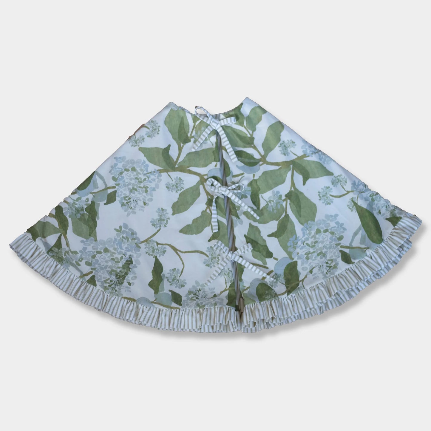 Lulie Wallace Tree Skirt in Grier Blue Hydrangea